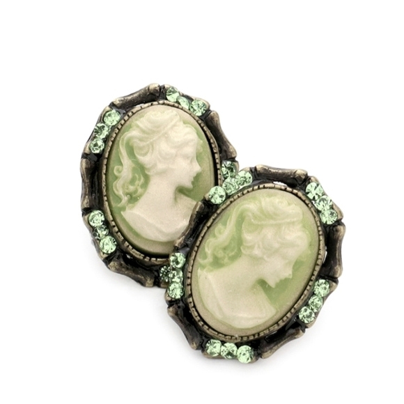 NWT Rhinestone Embellished Cameo Stud Earrings - Picture 1 of 5